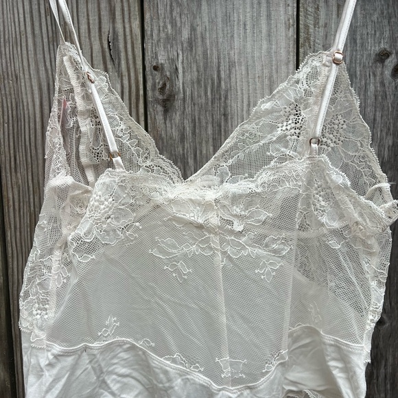 NWT Victorias Secret Lingerie Very Sexy Modal Lace Plunge Bodysuit Sz La… - Picture 14 of 15